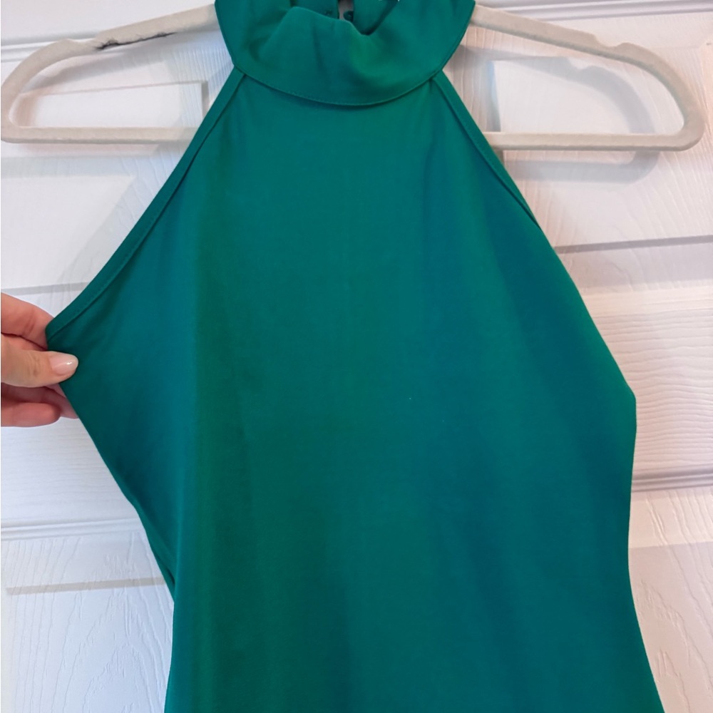 Tegan Wrap Mini Dress in Kelly Green
SUPERDOWN - Picture 5 of 10